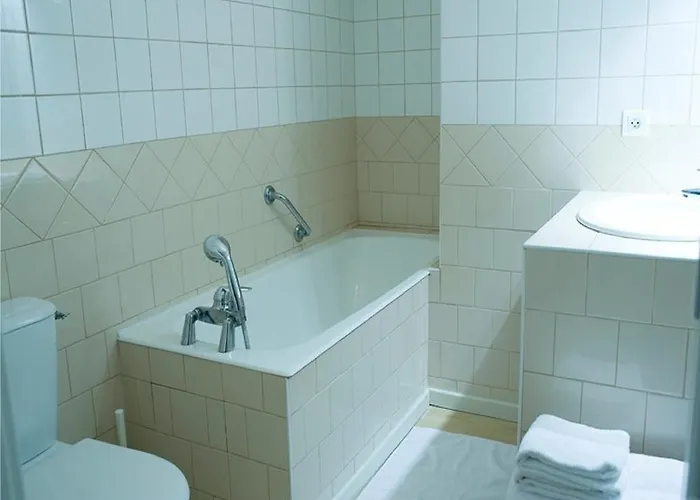 La Bougnate Отель Blesle