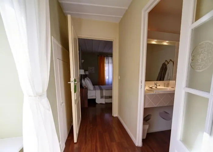 Hotel La Bougnate 3*